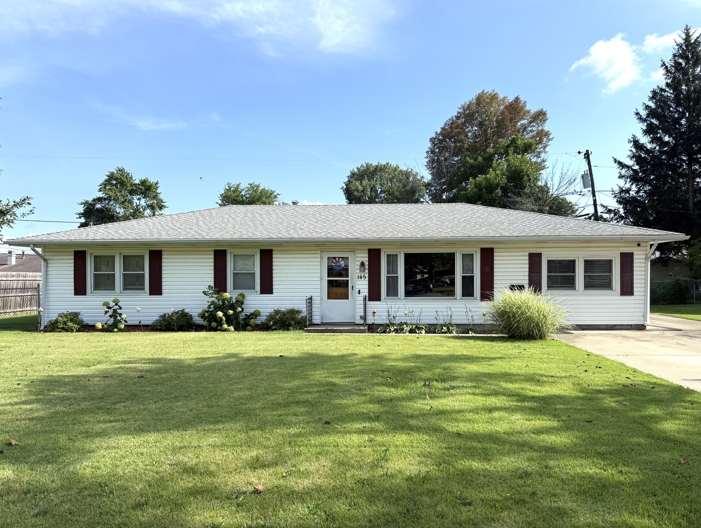 145 Southgate Street  Lincoln IL 62656 photo