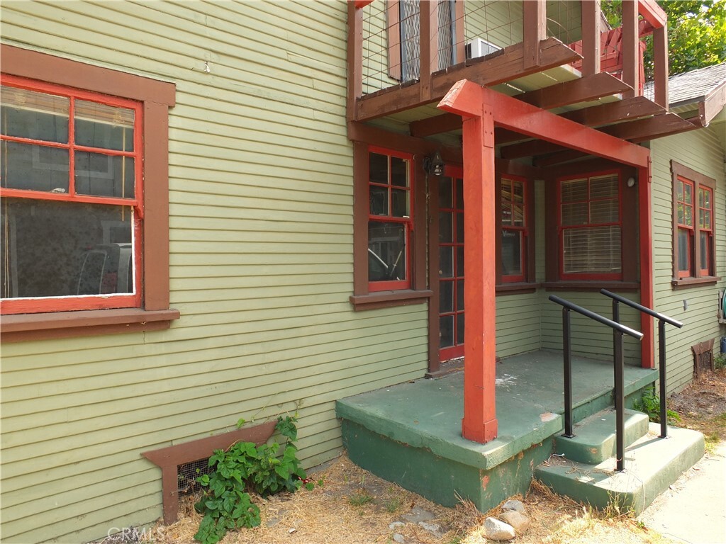 Property Photo:  744 Gladys Avenue  CA 90804 