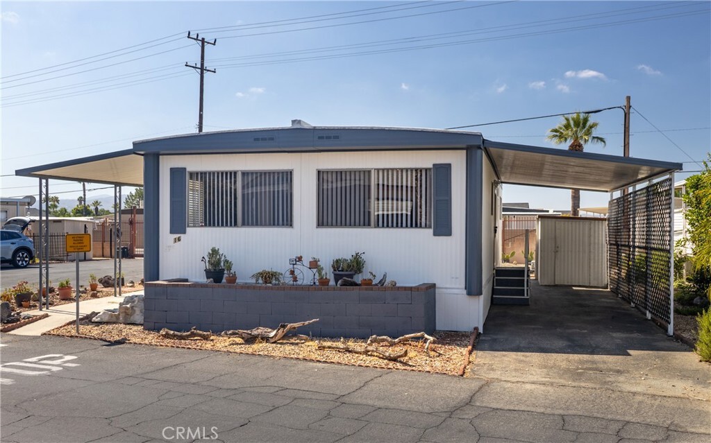 Property Photo: 332 N Lyon Avenue 16 CA 92543
