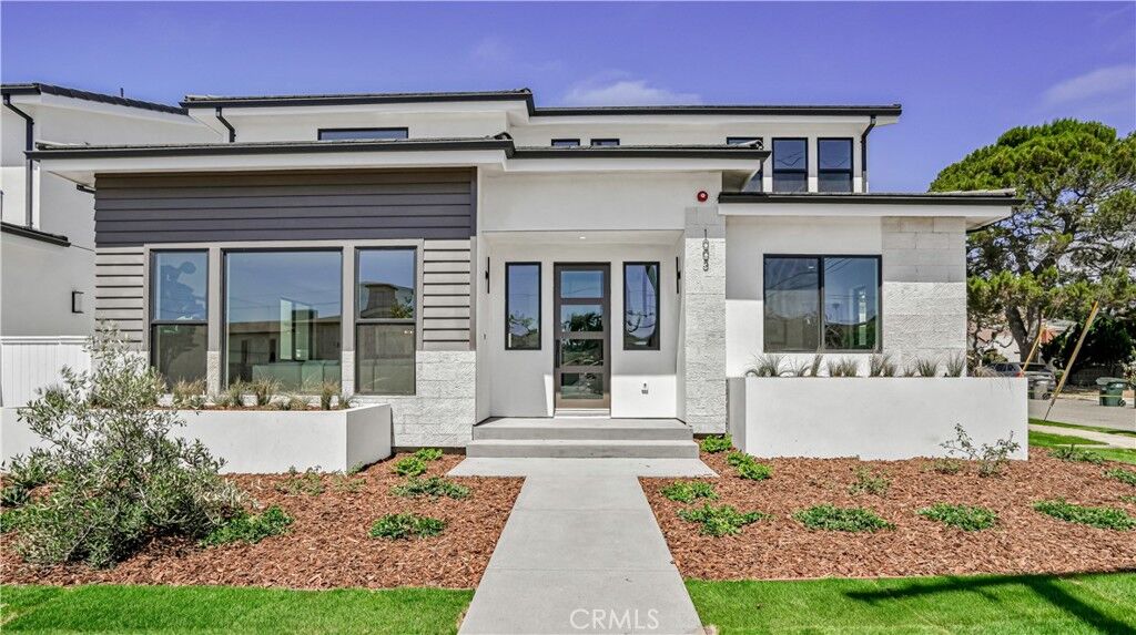 Property Photo: 1003 S Prospect Ave CA 90277