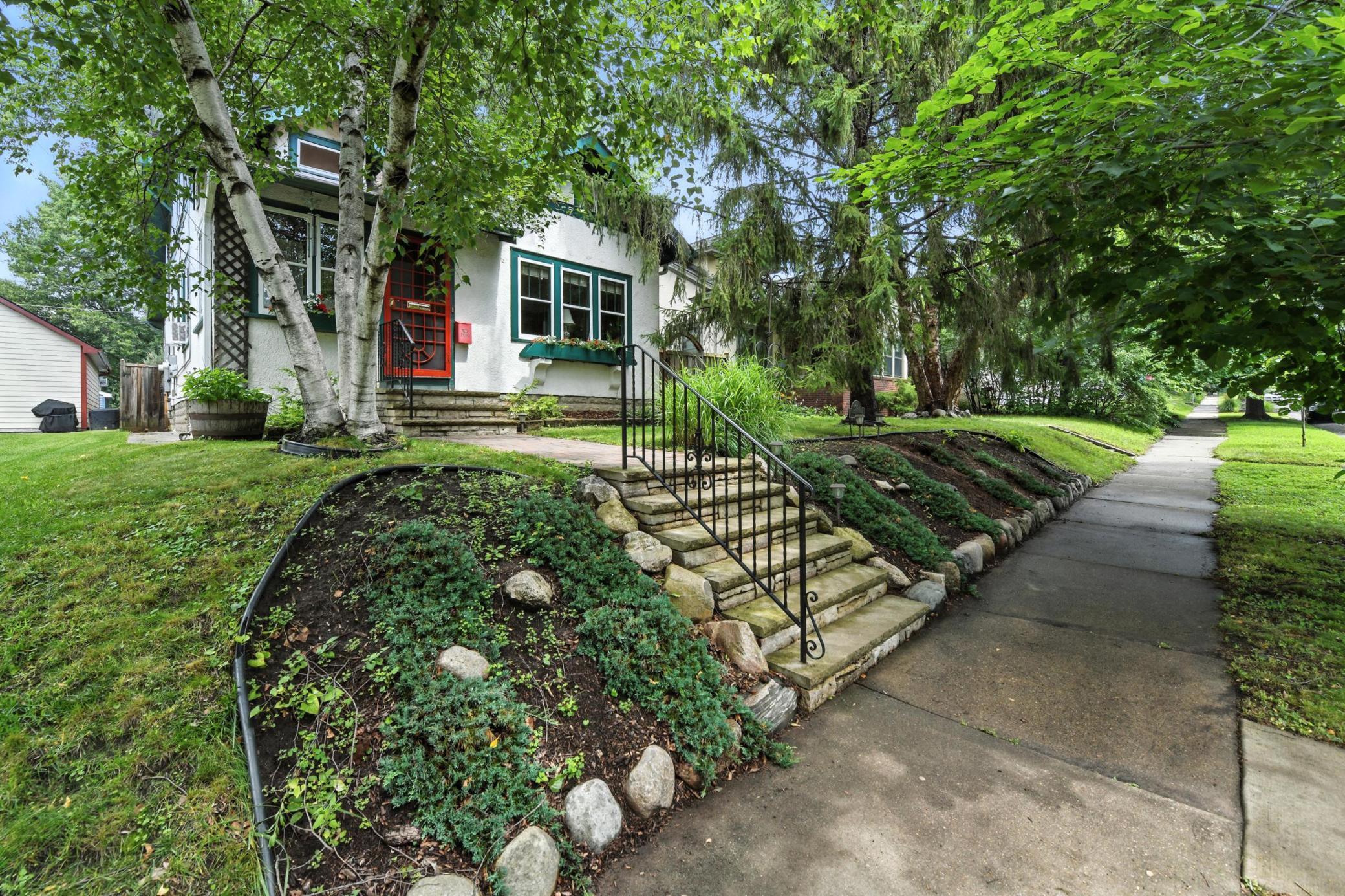 Property Photo:  2093 Juliet Avenue  MN 55105 