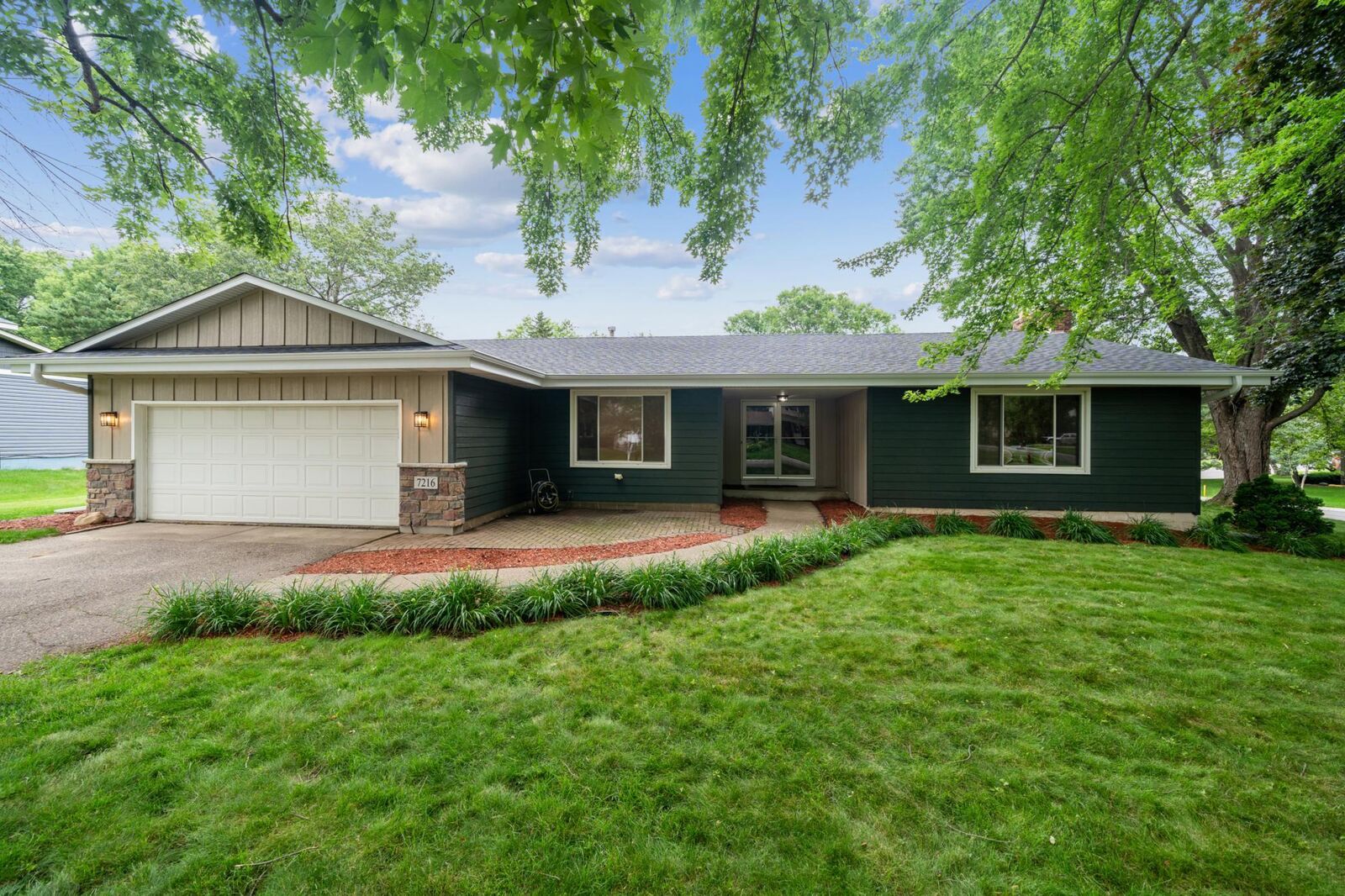 Property Photo:  7216 Aberdeen Curve  MN 55125 