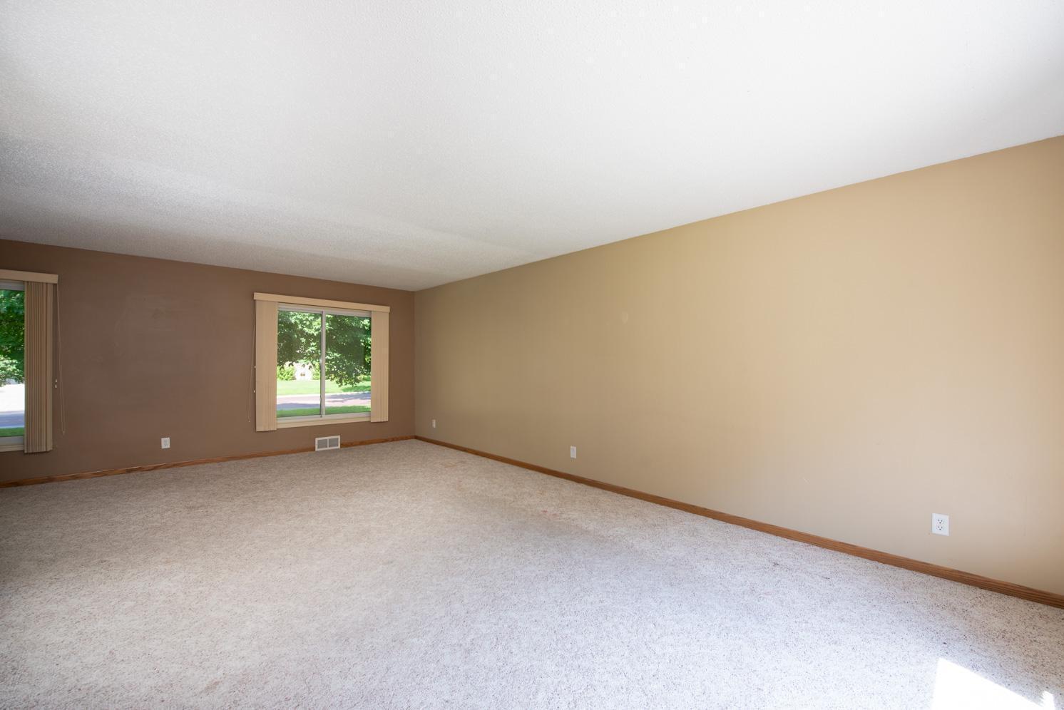 Property Photo:  1210 Woodland Avenue  MN 56001 