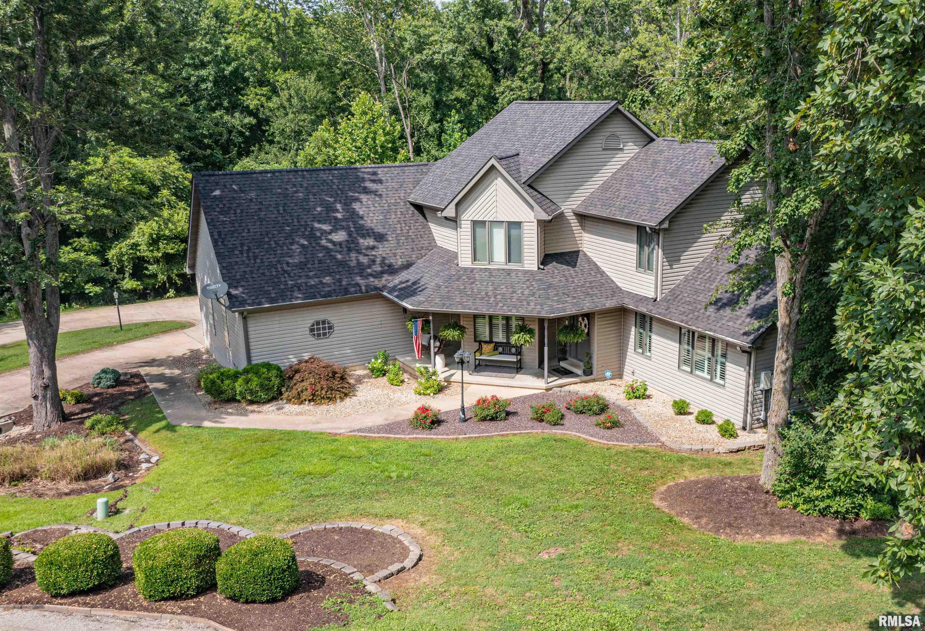 Property Photo:  2006 Northwoods Place  IL 62864 