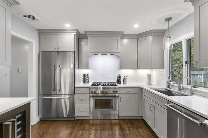 Property Photo:  7 Shady Hill Drive  MA 01864 