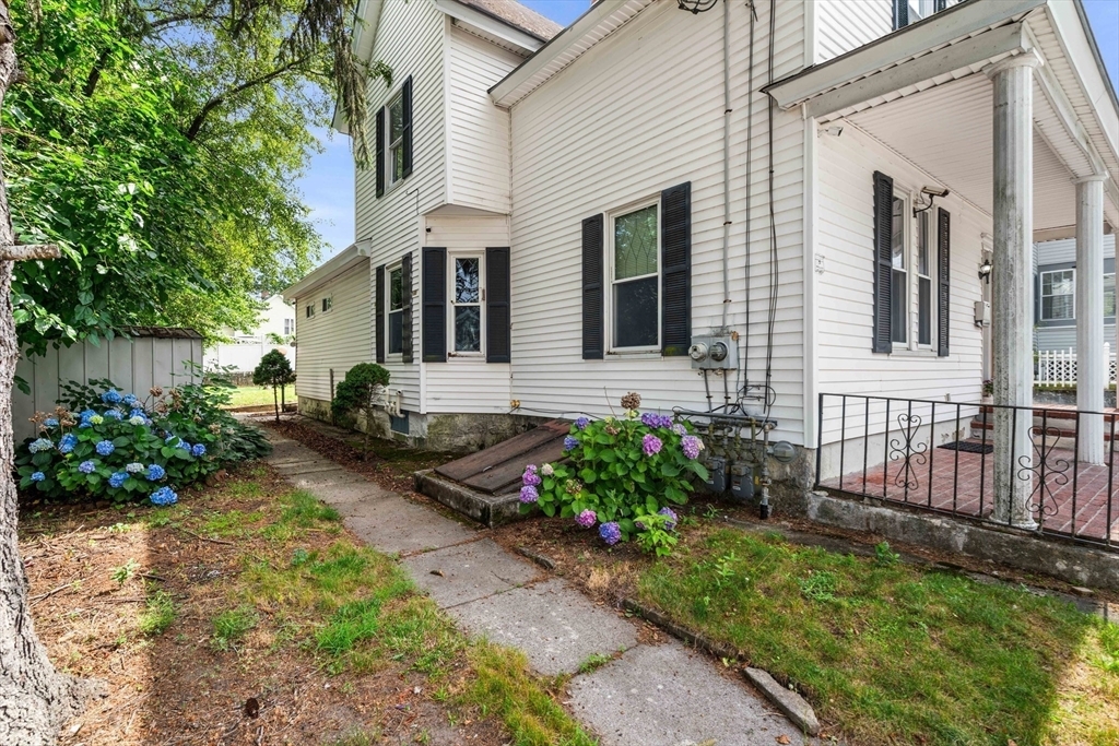 Property Photo:  17 Sutherland  MA 01850 