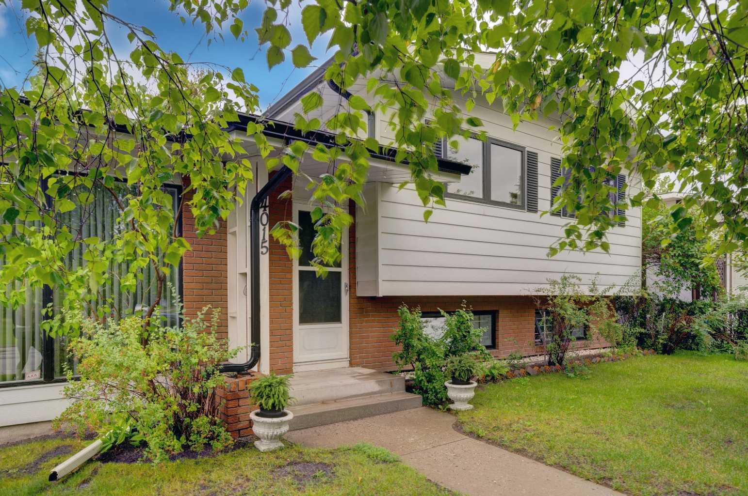 4015 Varmoor Road NW  Calgary AB T3A 0B1 photo