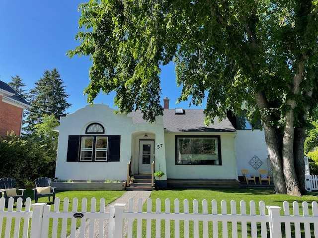 Property Photo: 37 Elma Street W AB T1S 1J7