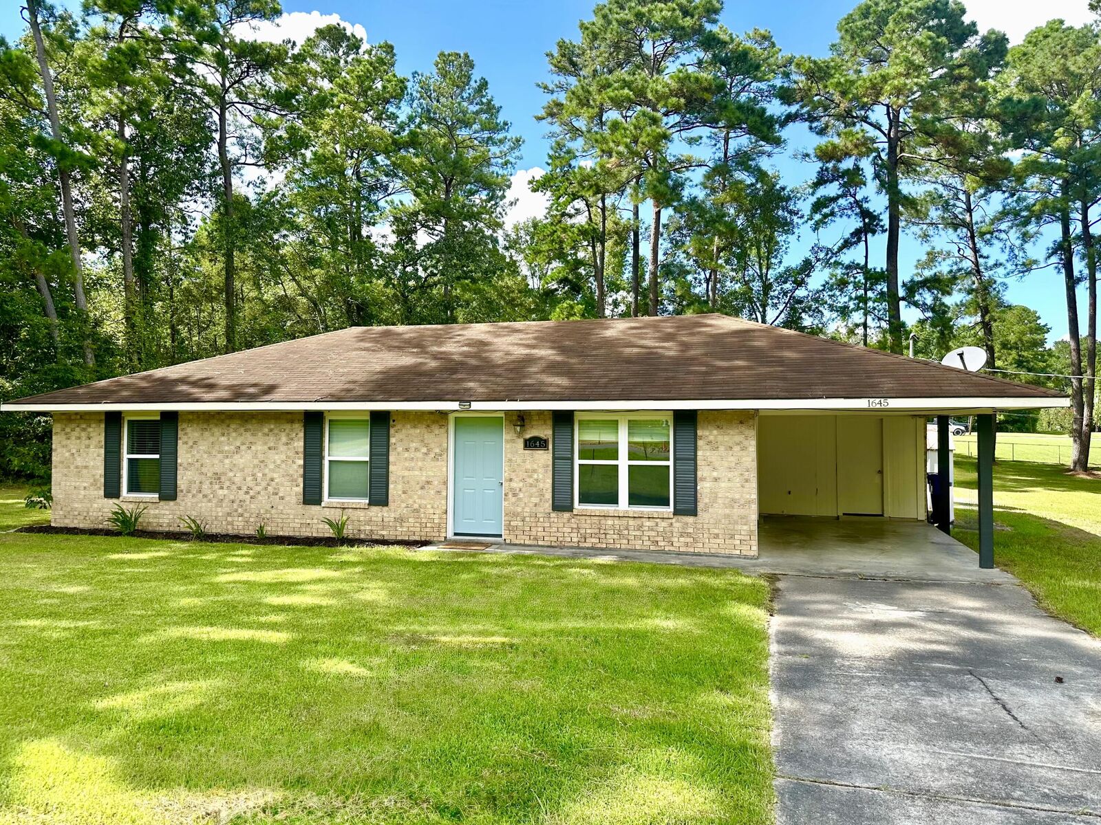 Property Photo: 1645 Jeane Chapel Rd LA 71446