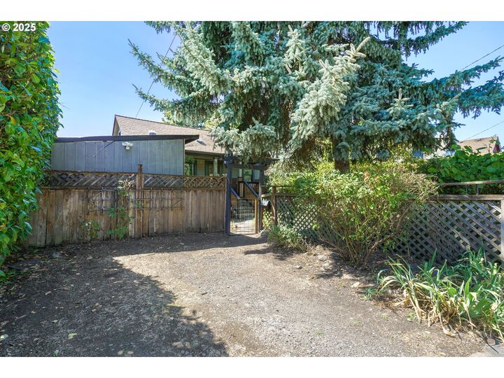 Property Photo: 5315 NE 23rd Ave OR 97211