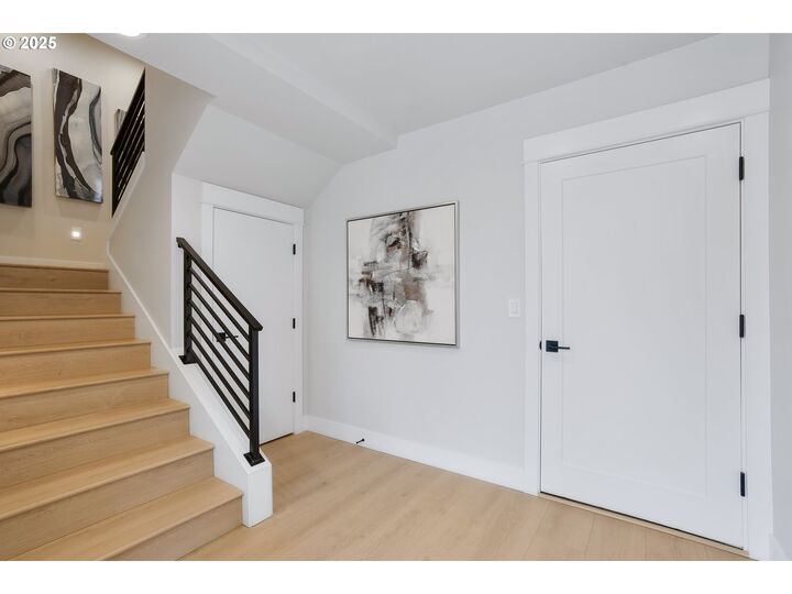 Property Photo:  6008 SW 18th Dr  OR 97239 