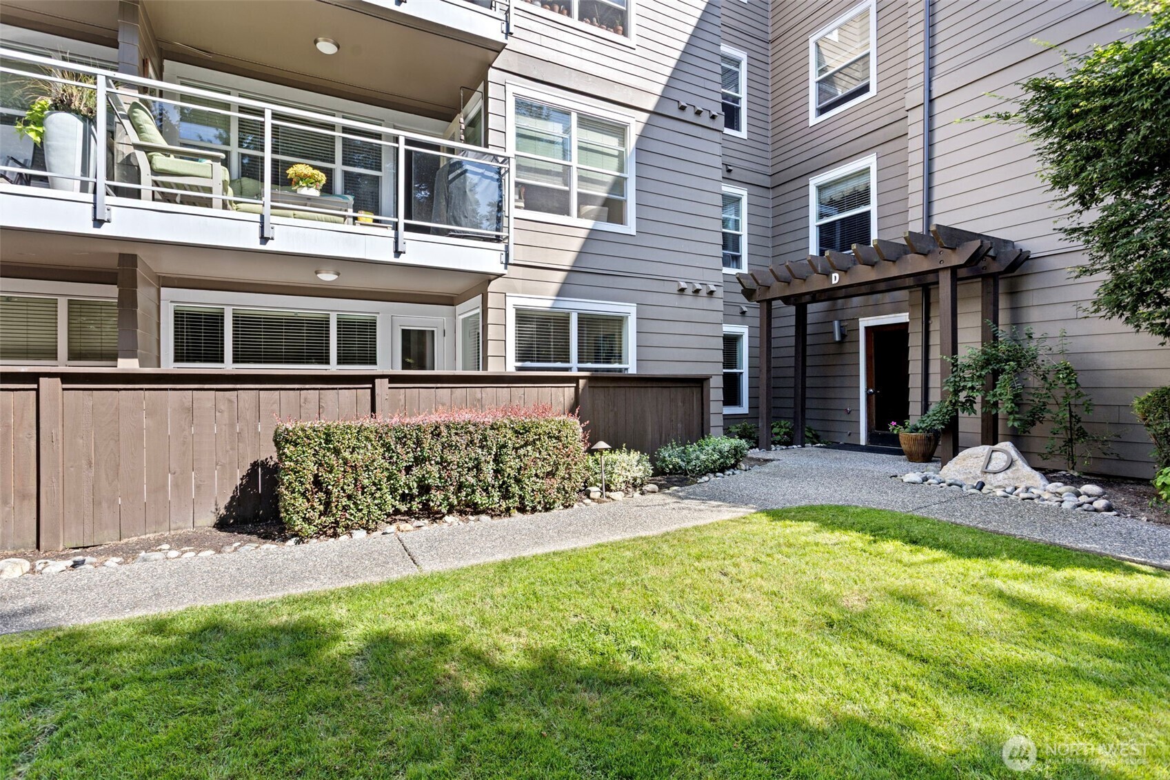 22910 90th  Ave  W D105  Edmonds WA 98026 photo