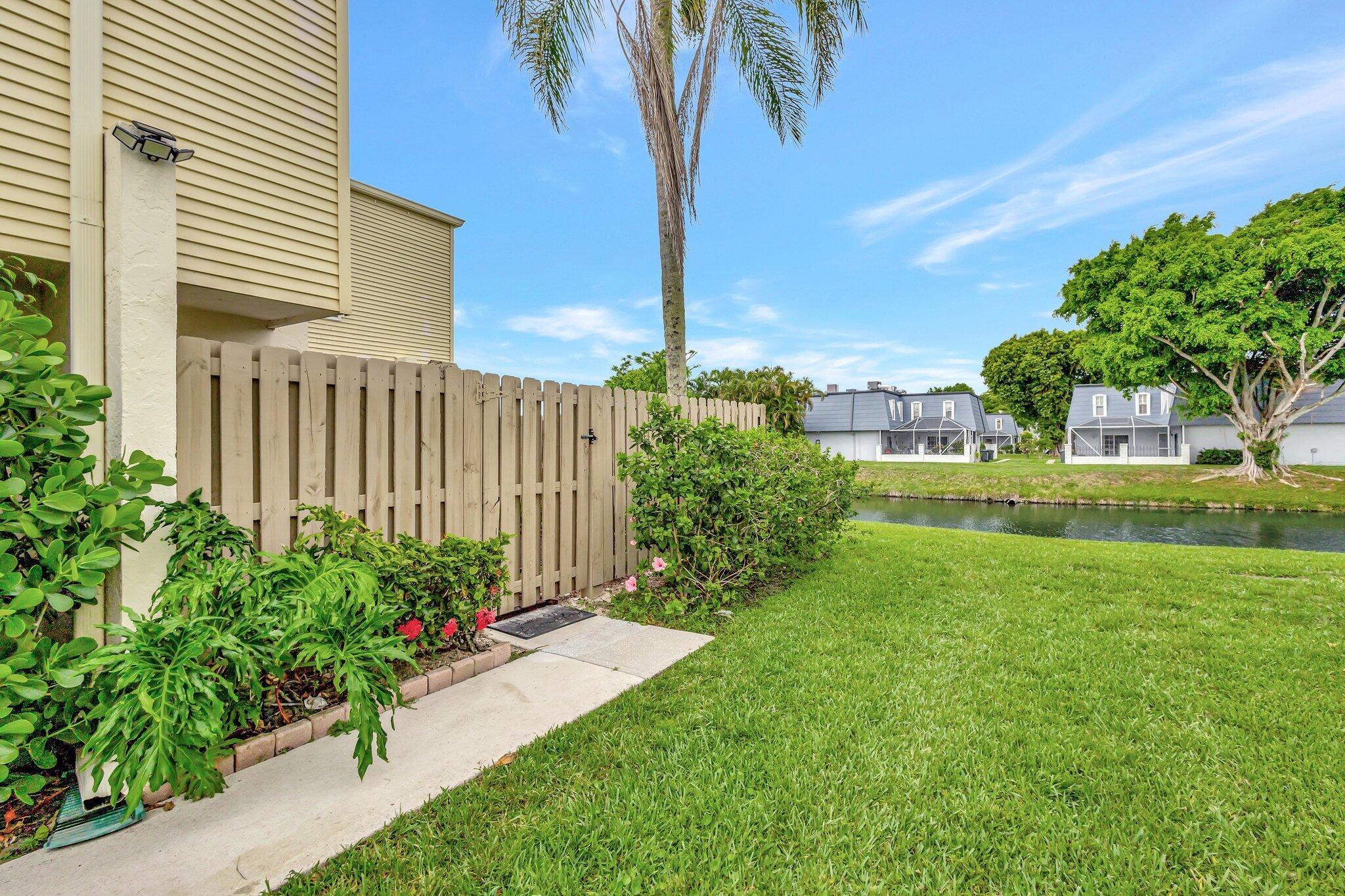 Property Photo: 1586 Shaker Circle FL 33414