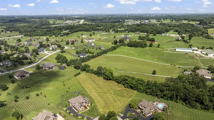 Property Photo:  140 Sterling Oak Court  KY 42122 