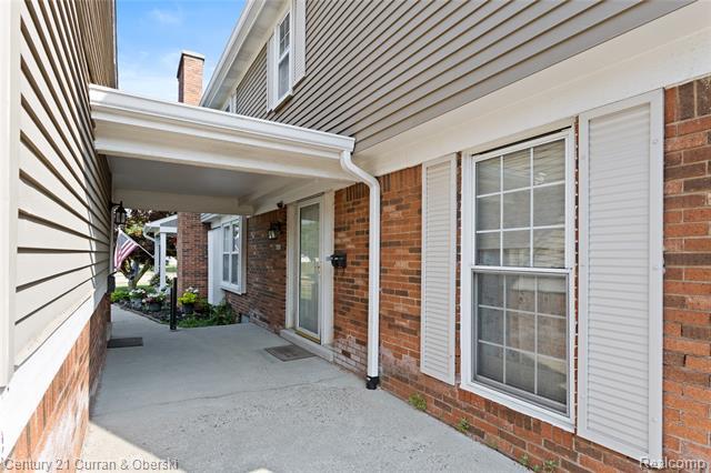 Property Photo:  20918 W Glen Haven Circle  MI 48167 