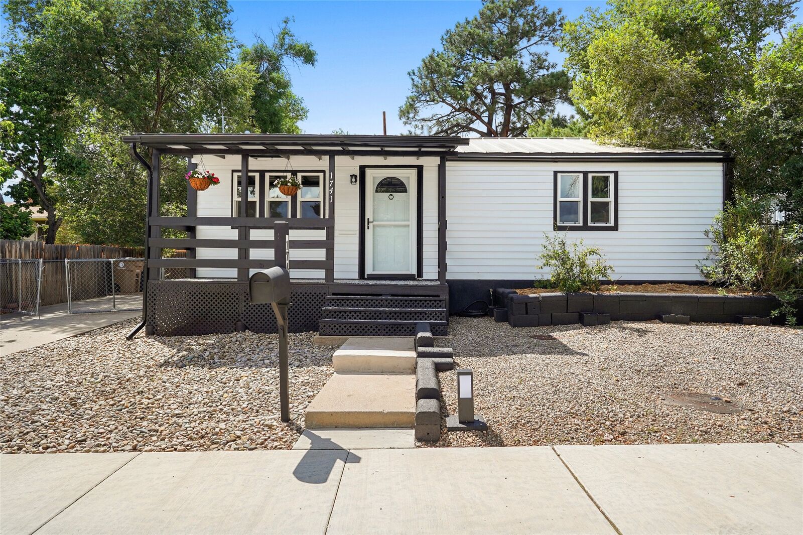 Property Photo: 1741 37th NM 87544