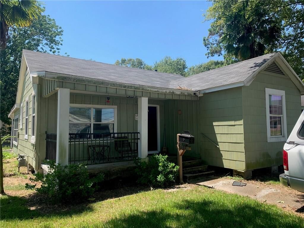 Property Photo: 2312 12th Street LA 70601