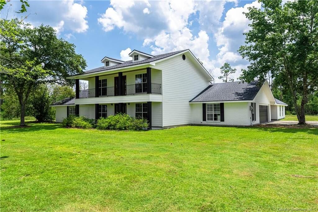 Property Photo: 4075 Longpine Lane LA 70611