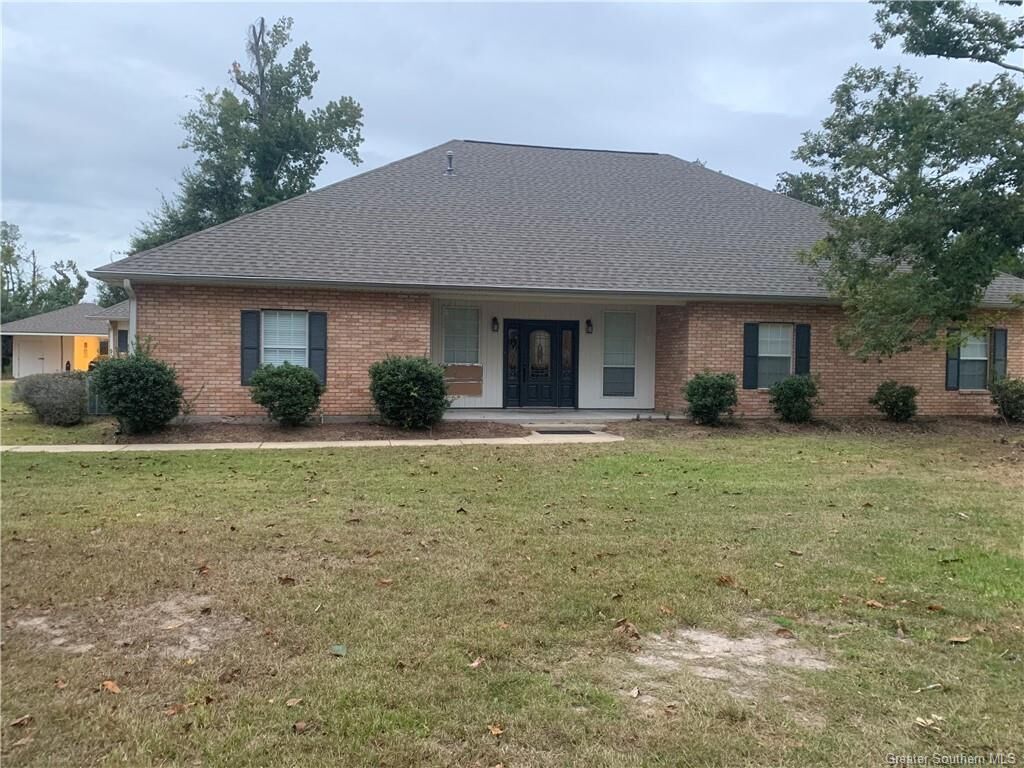 Property Photo: 406 Beechwood Road LA 70611
