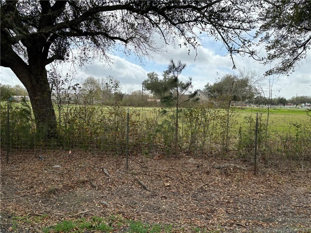 Property Photo: 3 Ramoin Street LA
