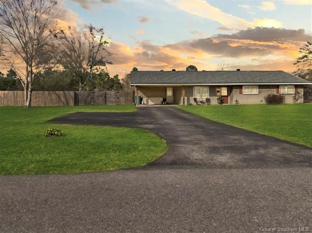 Property Photo: 2282 W Laura Drive W LA 70611