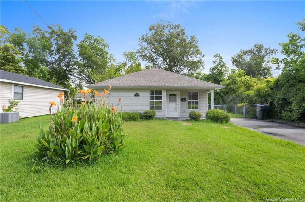 Property Photo: 1011 Live Oak Street LA 70601