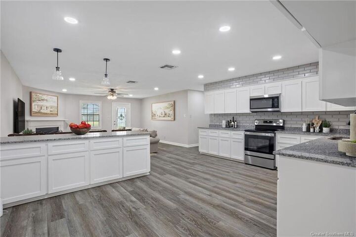 Property Photo:  7032 Terrebonne Drive  LA 70605 