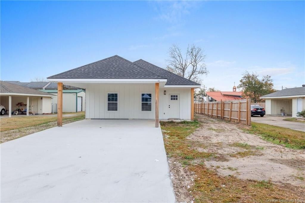 Property Photo: 4319 Howard Street LA 70605