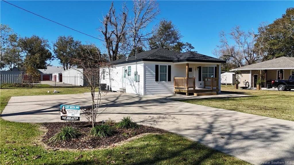 Property Photo: 157 Farquar Lane LA 70611