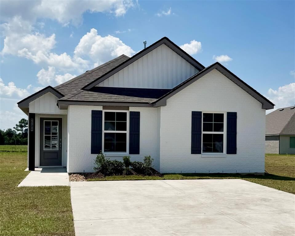 Property Photo: 4012 Savannah Oaks Drive LA 70607