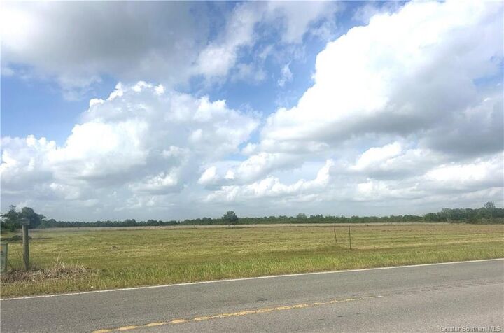 Property Photo: 13636 Vaussine Road LA 70591