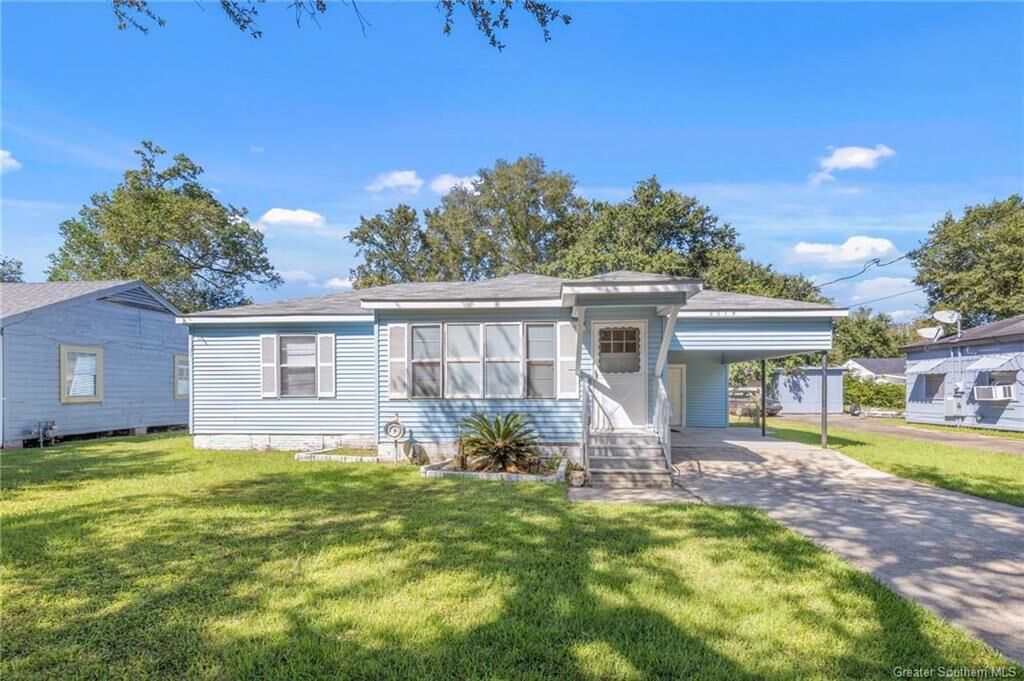 Property Photo: 2019 Tulip Street LA 70601