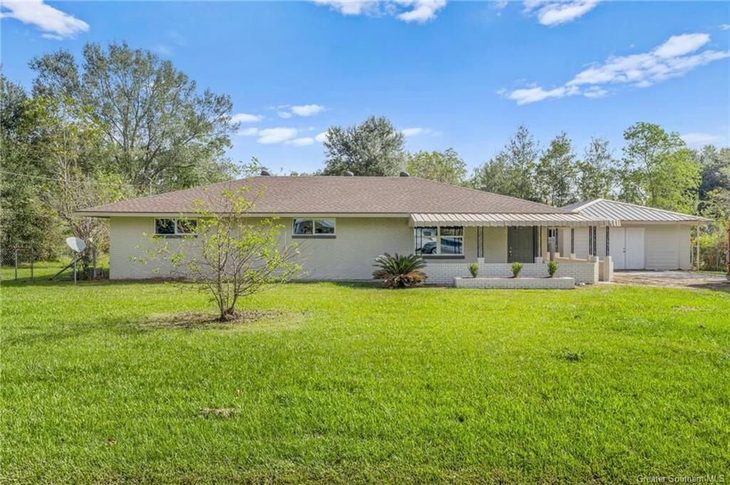Property Photo: 223 S Stockwell Avenue S LA 70647