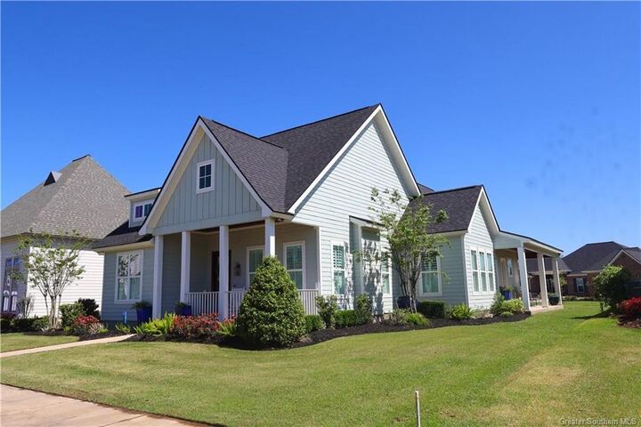 Property Photo: 6539 White Oleander Circle LA 70605