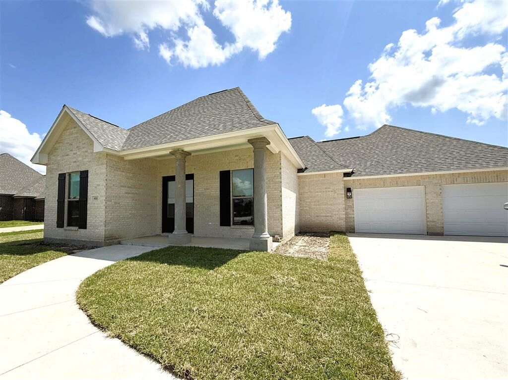 Property Photo: 931 Mary Diane McCall Drive LA 70605
