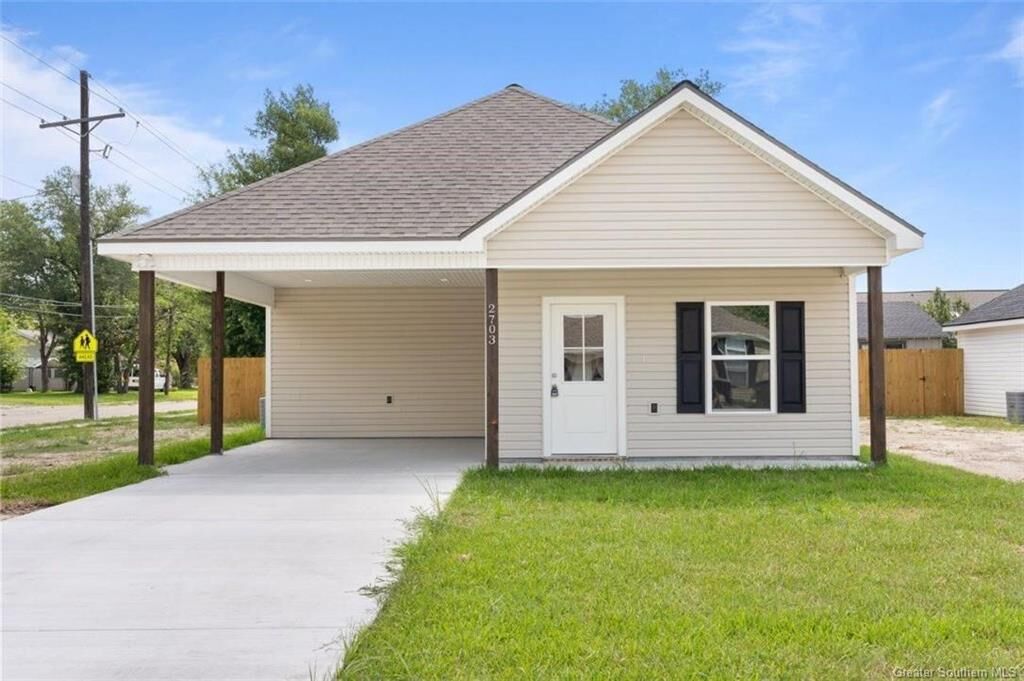Property Photo: 2703 Cypress Street LA 70601
