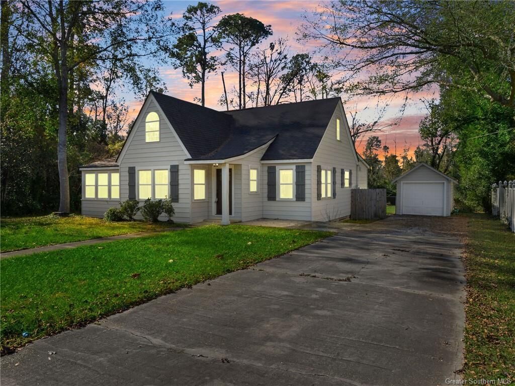 Property Photo:  123 S Division Street  LA 70634 