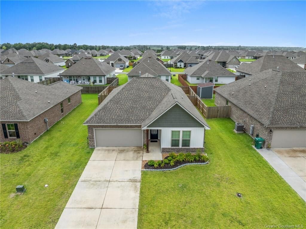 Property Photo:  1819 Downing Road  LA 70611 