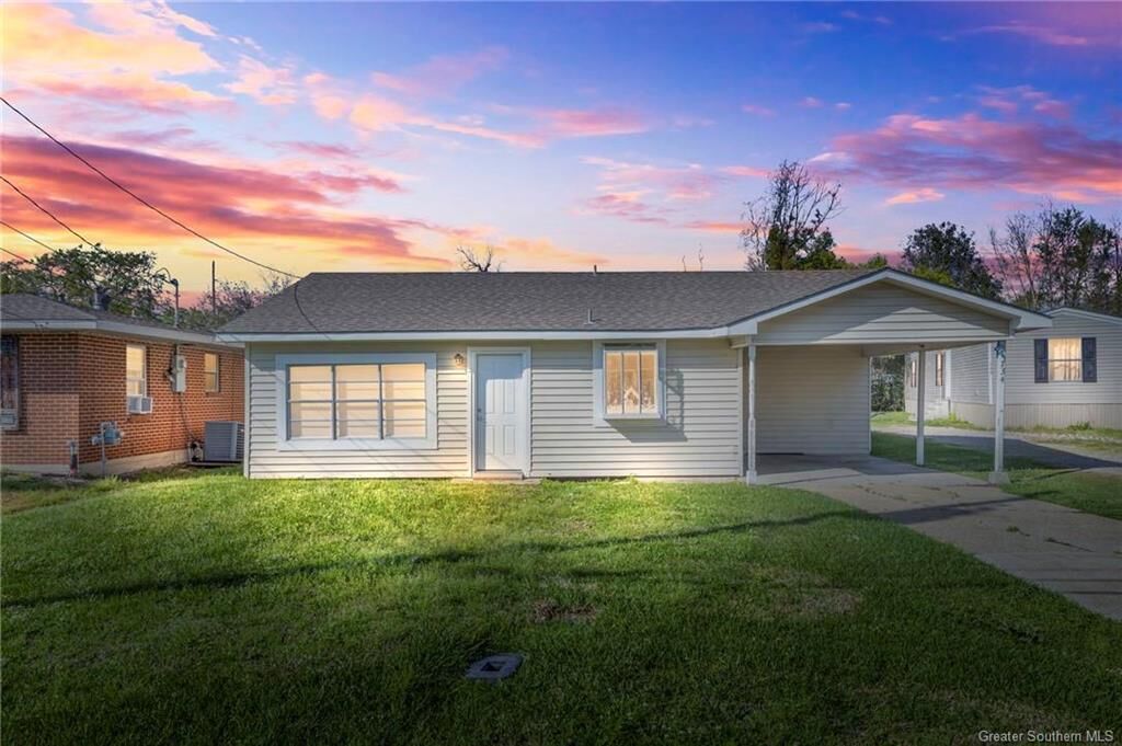Property Photo: 734 W Lincoln Street W LA 70663