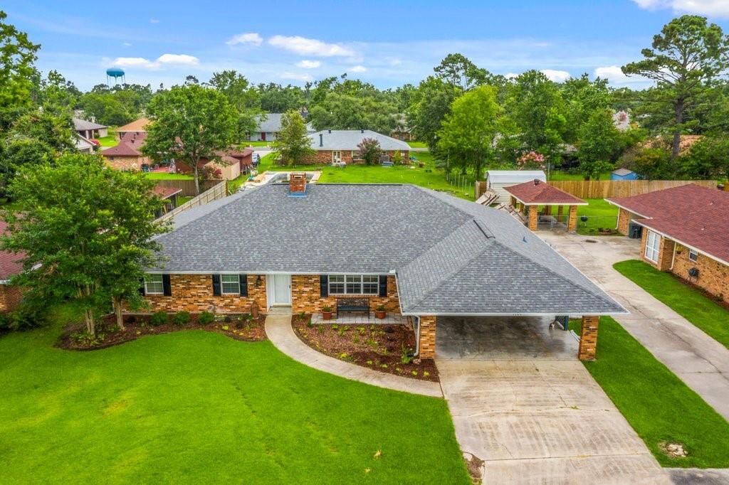 Property Photo:  1506 S Greenfield Circle S  LA 70605 