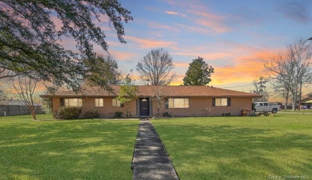 Property Photo: 203 Audalia Avenue LA 70663