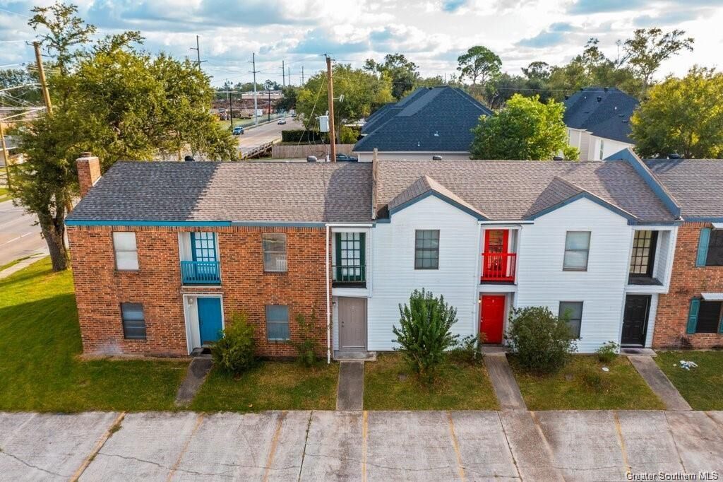 Property Photo:  4212 Louisiana Avenue 2  LA 70607 