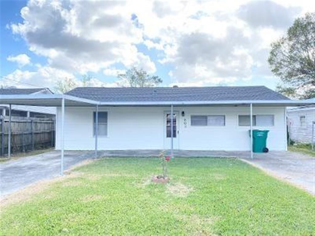 Property Photo:  803 W Lincoln Street W  LA 70663 