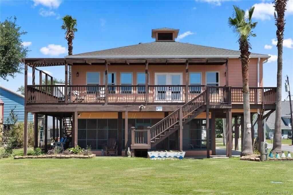 Property Photo:  326 Bank Street  LA 70607 