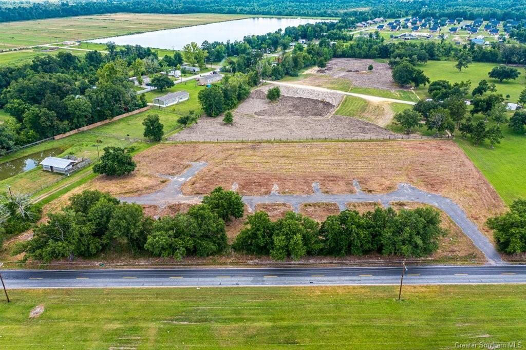 Property Photo: 500 E Highway 90 Highway E LA 70668