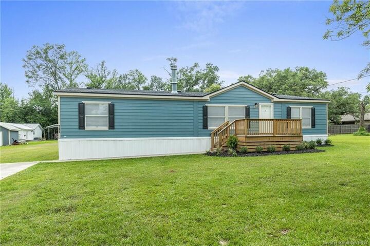 Property Photo:  711 N Division Street N  LA 70633 