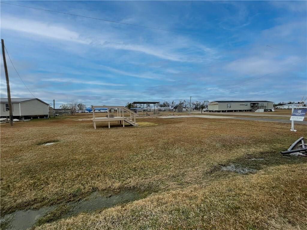 Property Photo:  230 Emma Jane Lane  LA 70615 