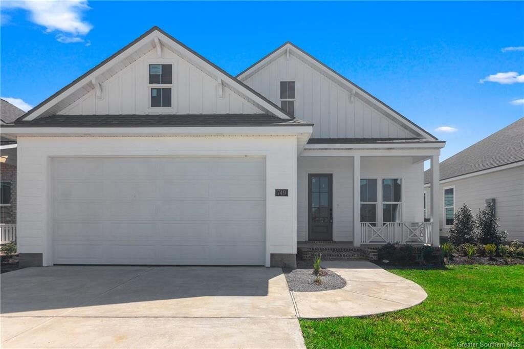 Property Photo: 749 Lakewood Pointe Drive LA 70605