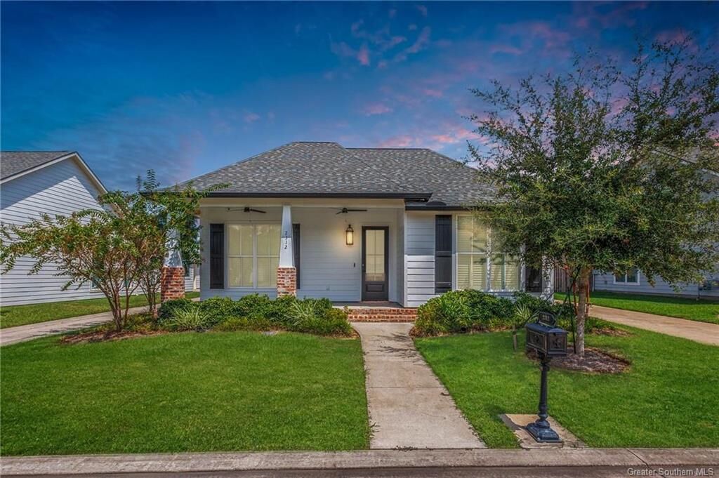Property Photo: 2312 Camelia Nicole Drive LA 70605