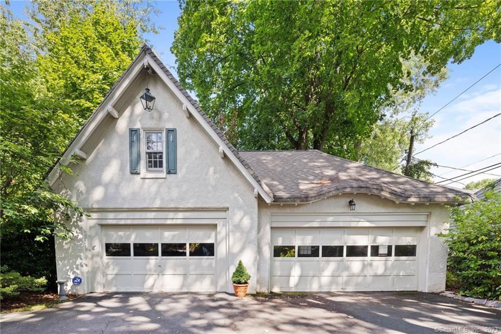 Property Photo: 20 Sycamore Road CT 06117